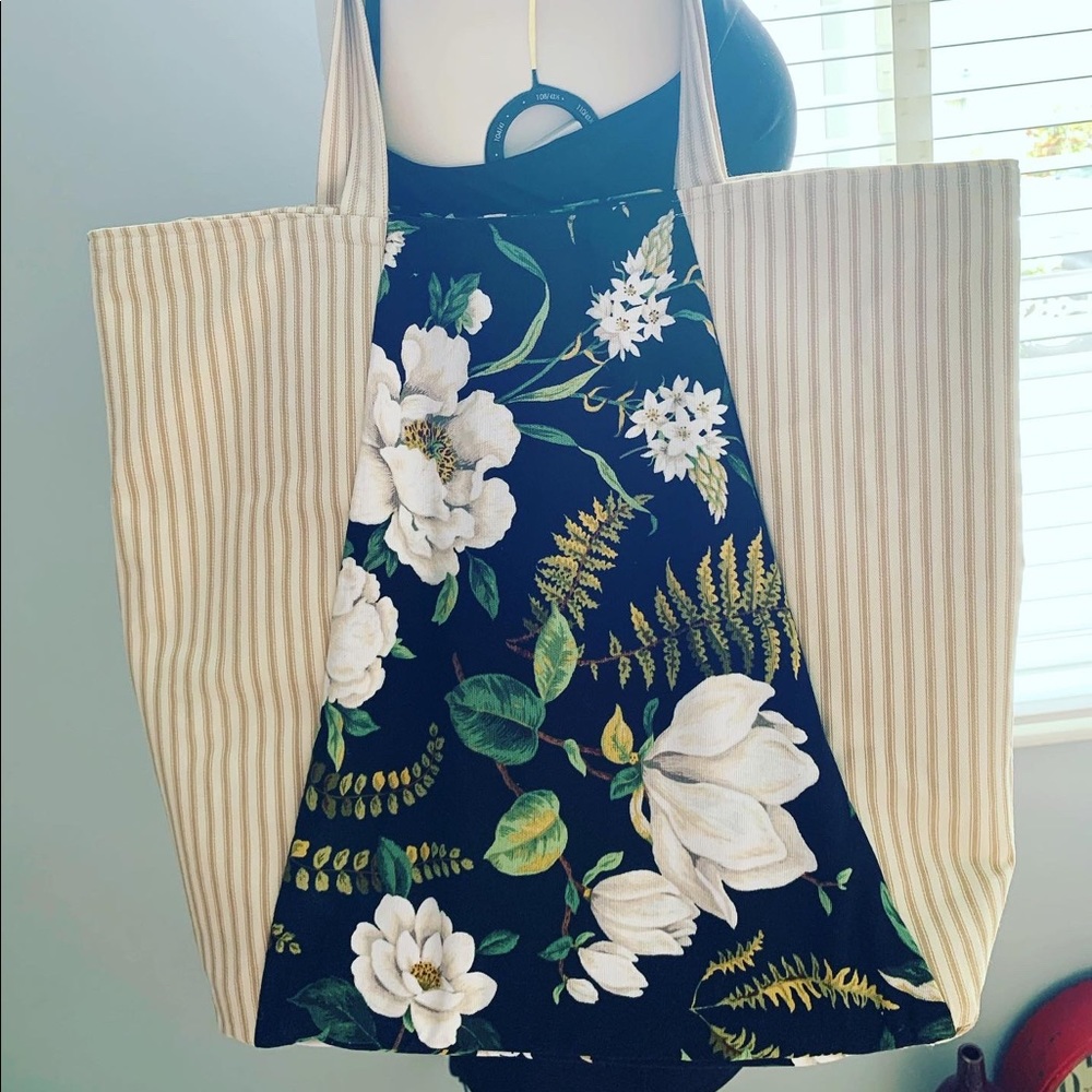 Handmade Magnolia Tote-bag 🥥